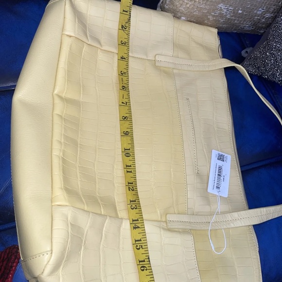 Hammitt Addie Large Zippered Leather Tote Sunstruck Yellow Crocco - Picture 7 of 10